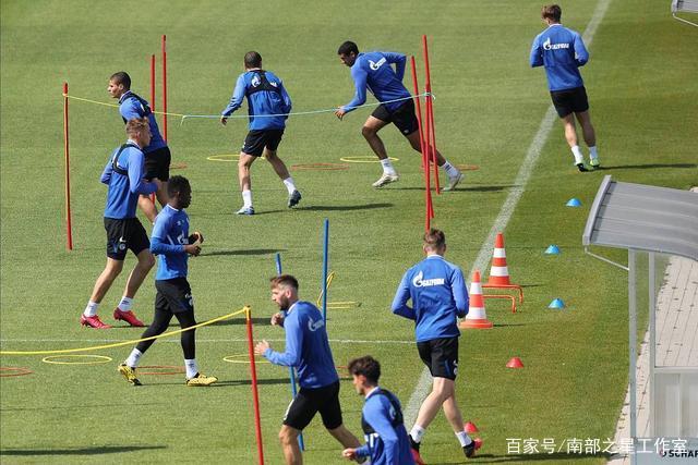 两年内频繁易主，AJ-约翰逊沦为边缘球员